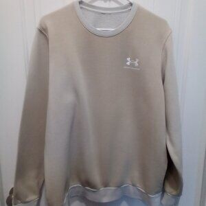 Under Armour Sweatshirt no tags Approx measurements 25" pit to pit, 27" s to h